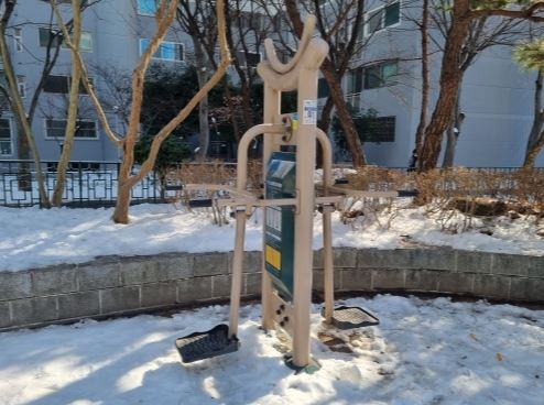 한마음어린이공원 야외운동기구 1