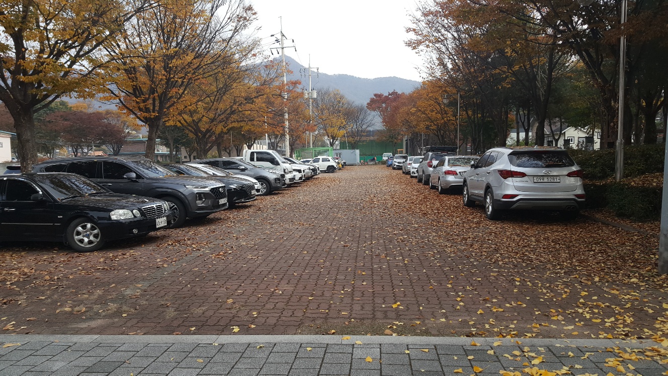 연천도서관 주차장 1