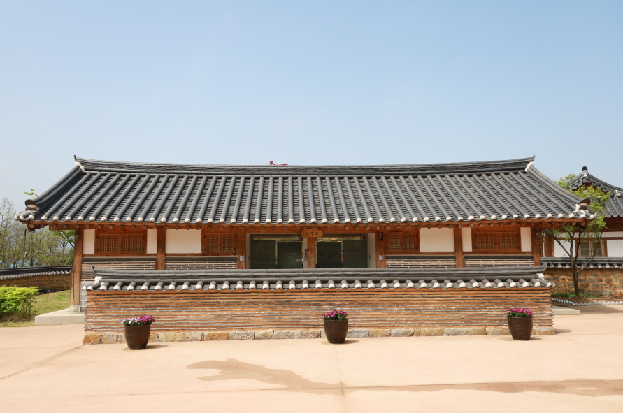 신라불교초전지 화장실 1