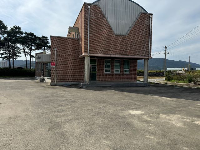 마산면복지회관 본관앞 주차장 3