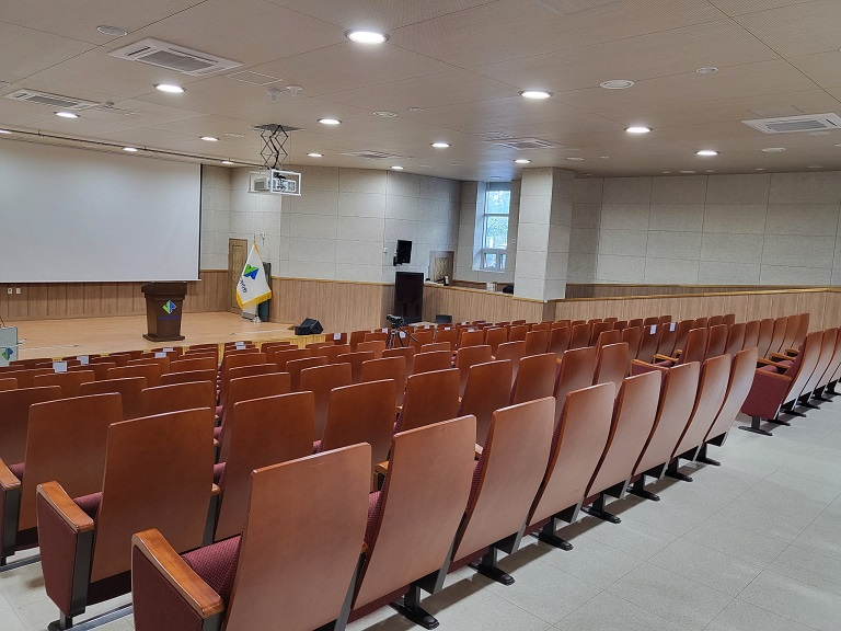 국토안전관리원(진주) 인재교육관 대강의실(강당) 1