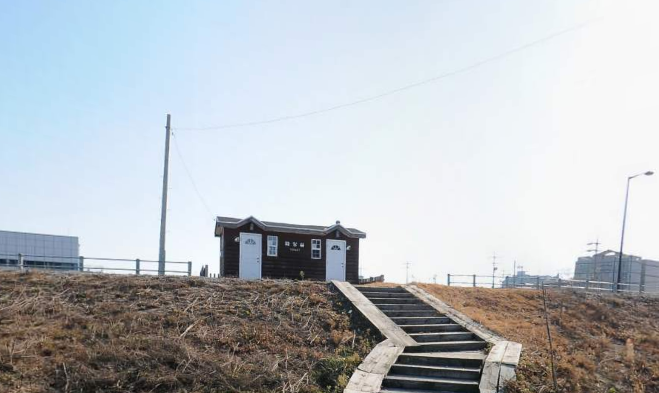 진변 공중화장실 1