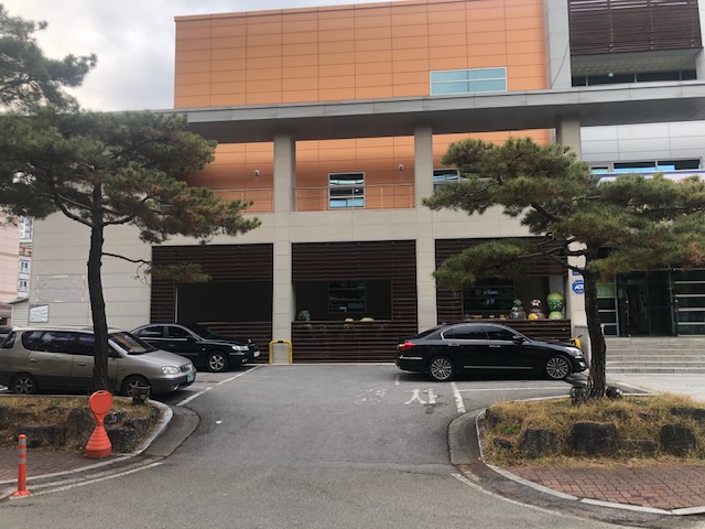 대신동행정복지센터 본관 주변