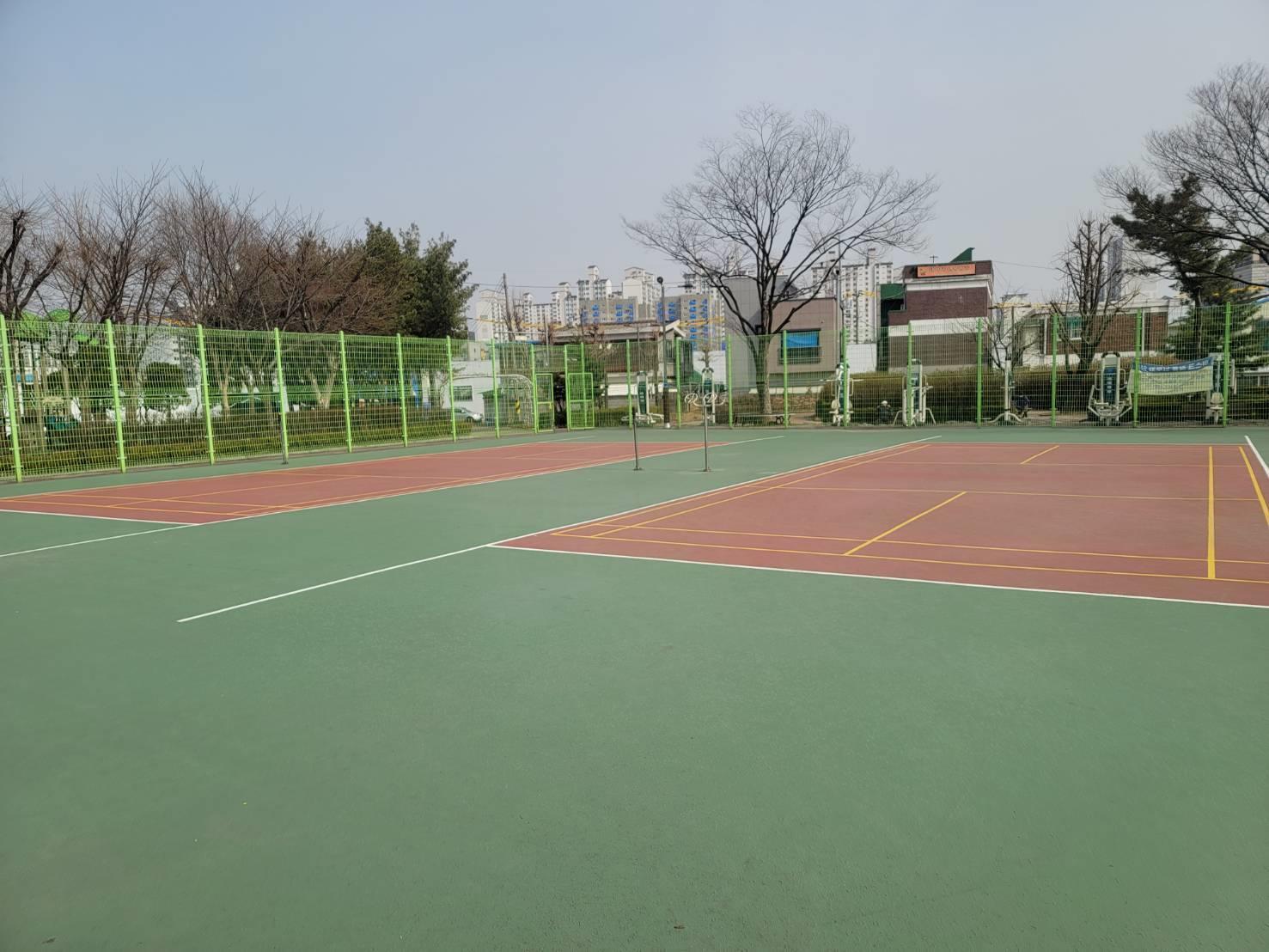 뫼골공원 배드민턴장 1
