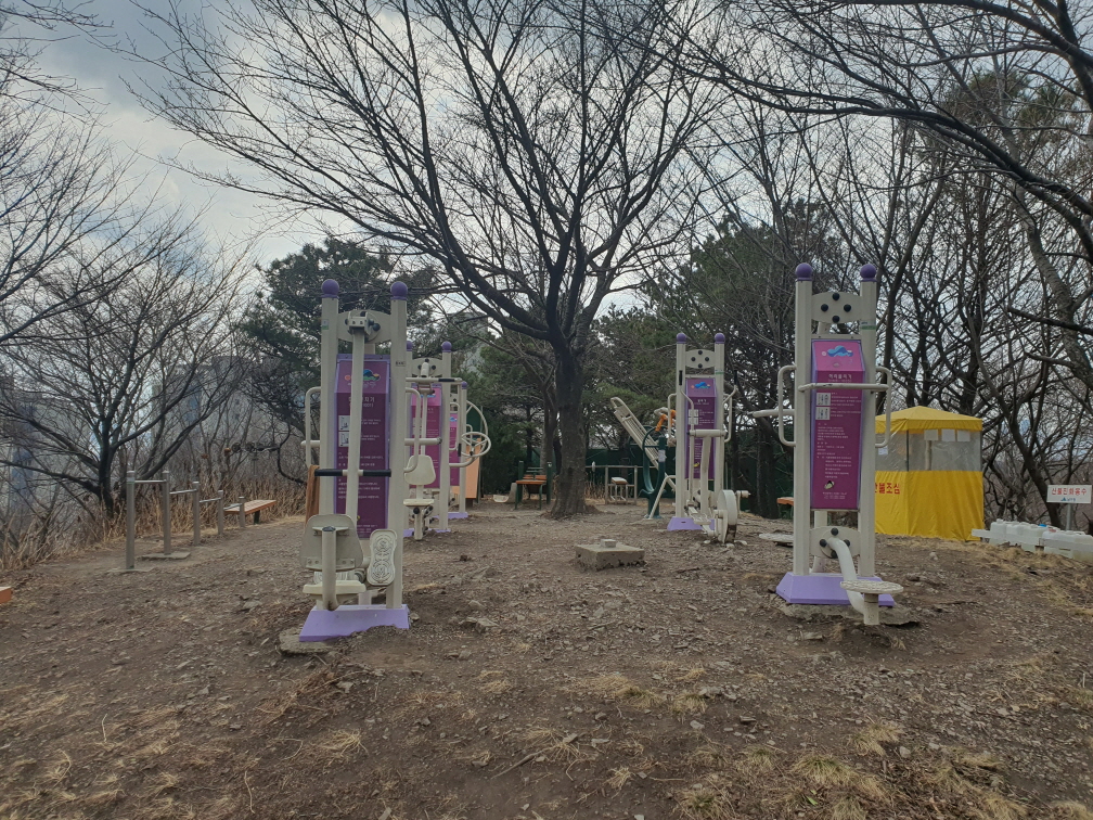 대연동 통일동산 동네체육시설 1