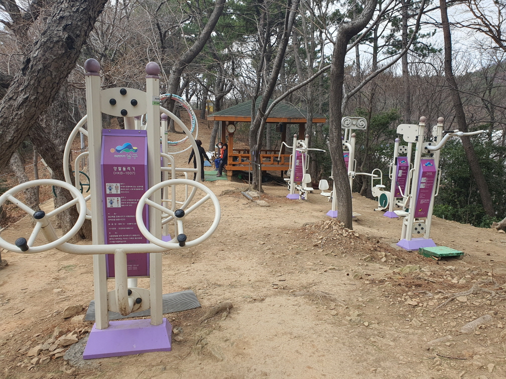 세연고 뒤 동네체육시설 1