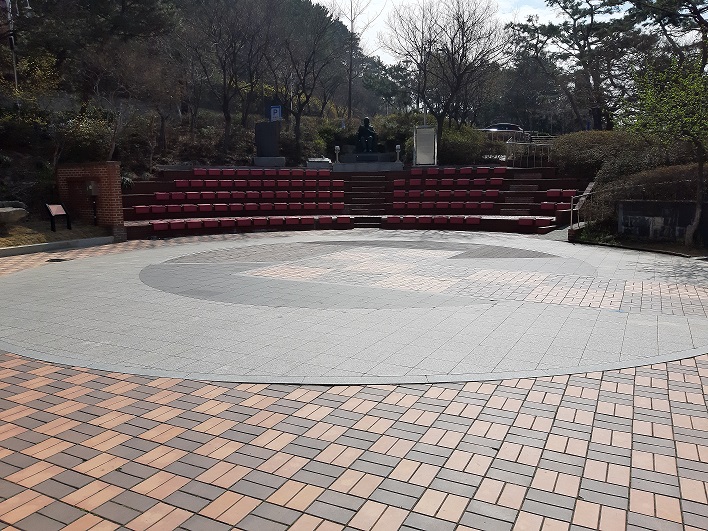 시립박물관 본관마당(야외전시장) 1
