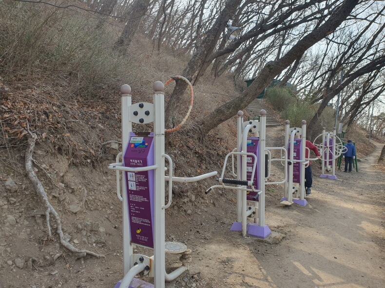 벚꽃약수터 동네체육시설 1