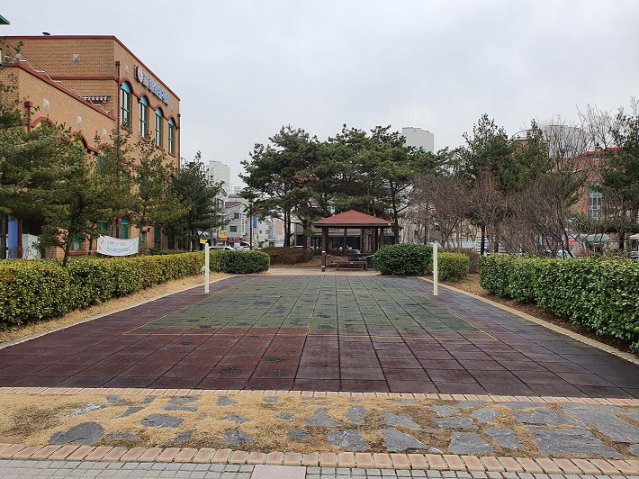 햇살공원 배드민턴장 1