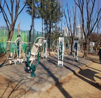 신트리공원 야외운동시설 1