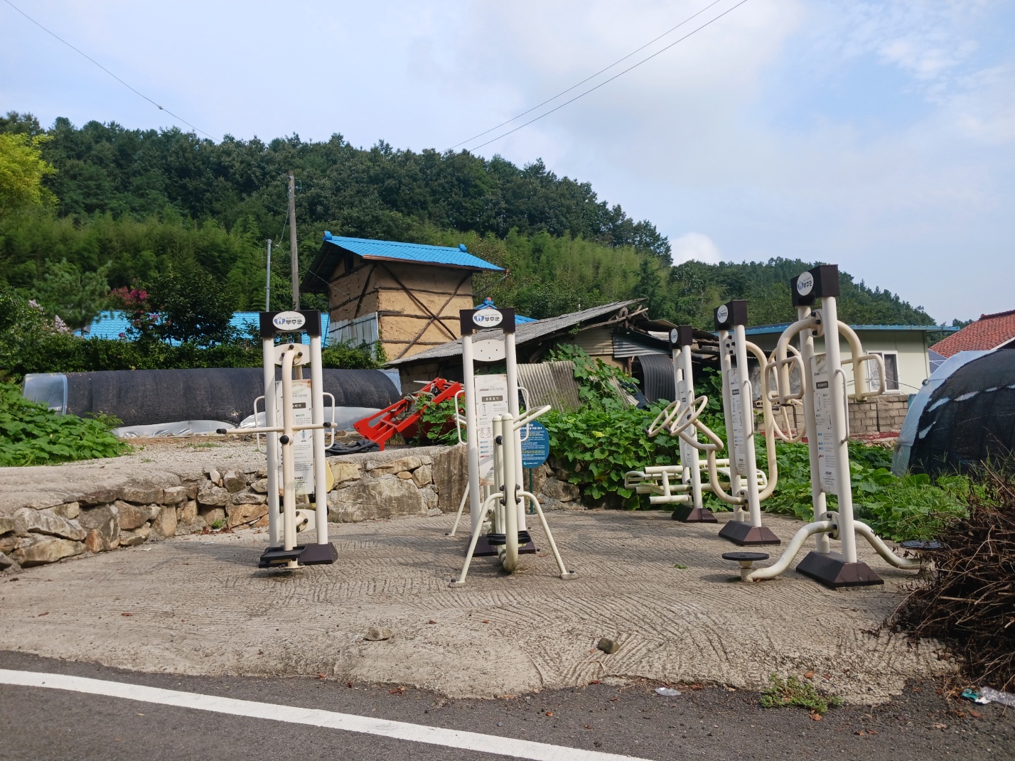 야외운동기구(적상면 상유마을 마을안길) 4