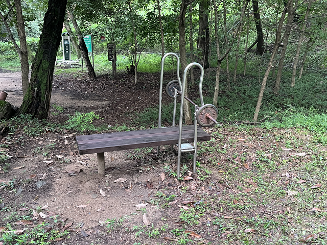 수동 우암산 등산로4 동네체육시설 1