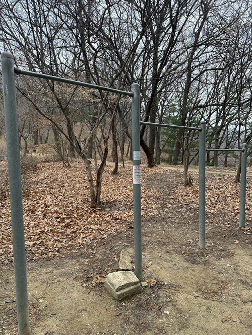 수동 우암산 등산로6 동네체육시설 1