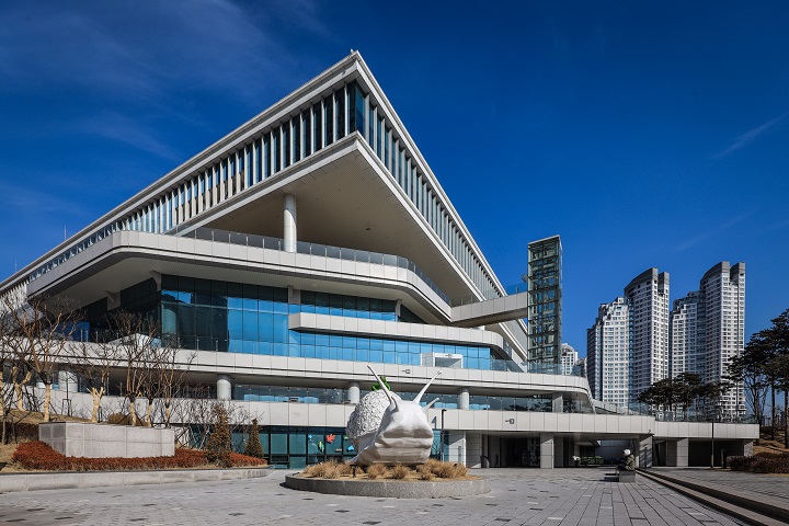 수원시립아트스페이스광교 전시실 1