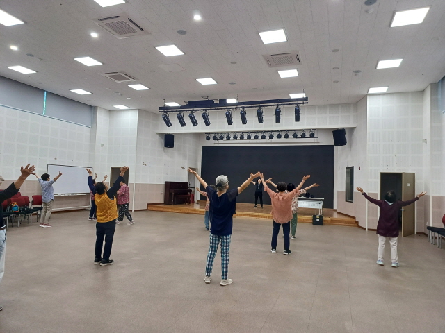 노인사회화교육 프로그램(바르게걷기) 1