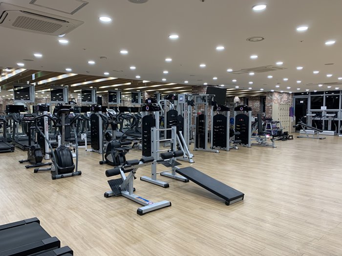와룡스포츠센터 헬스장 1