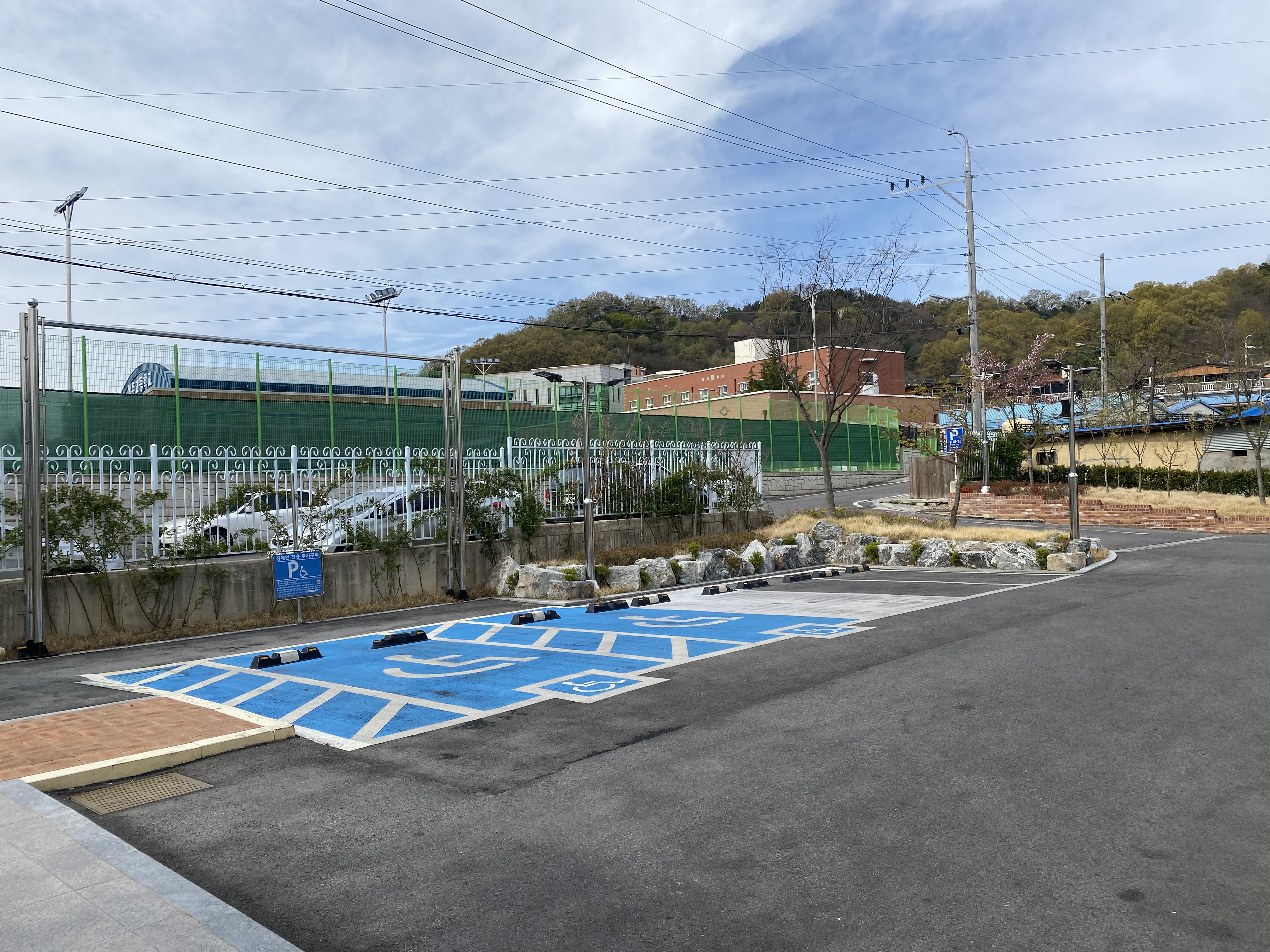 국민건강보험공단 상주지사 주차장 1