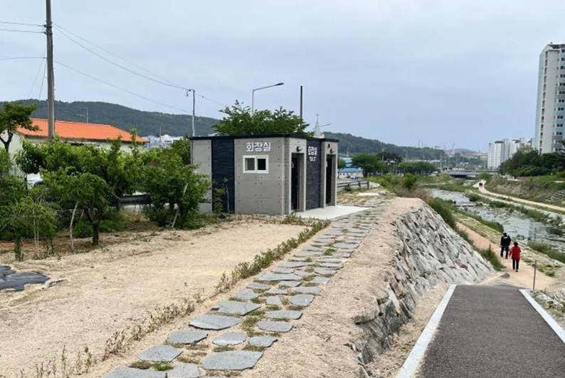 송정천(오신) 이동식화장실 1