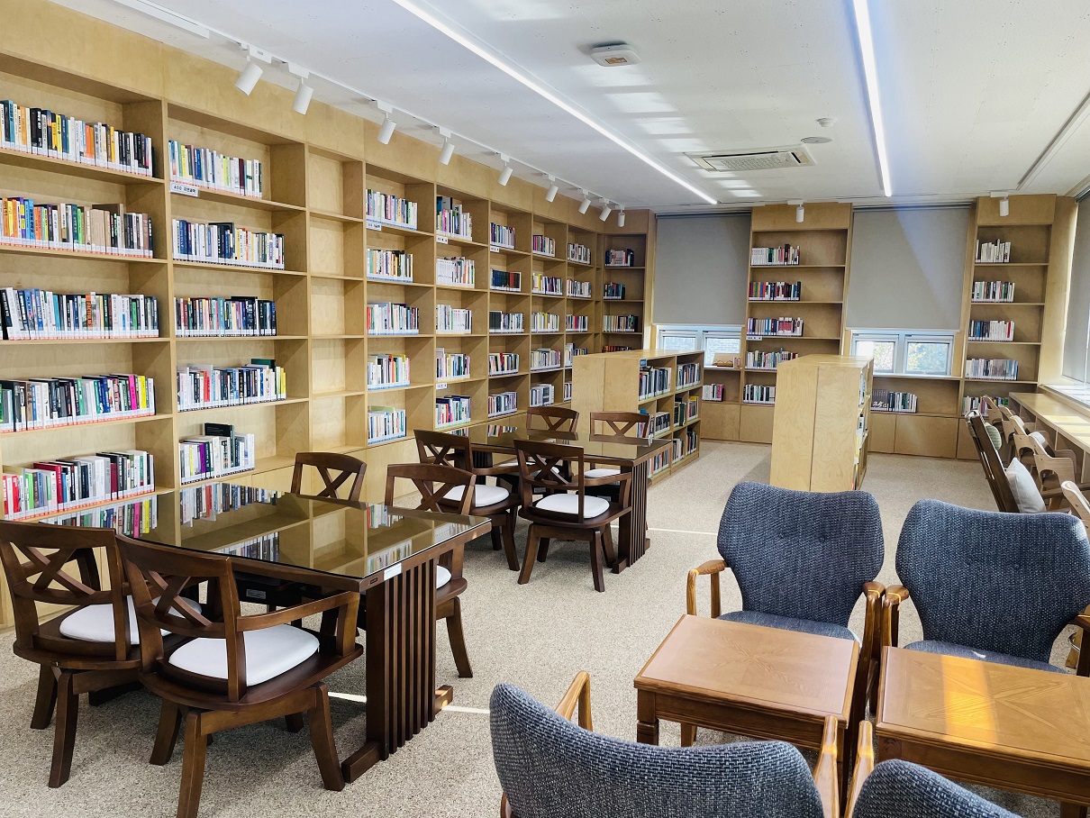 영어교육도시사무소 작은도서관/GEC Community Space Cozy Library 1