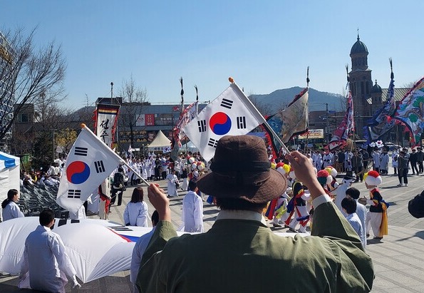 멋진 광장에서 행사 잘 했어요.