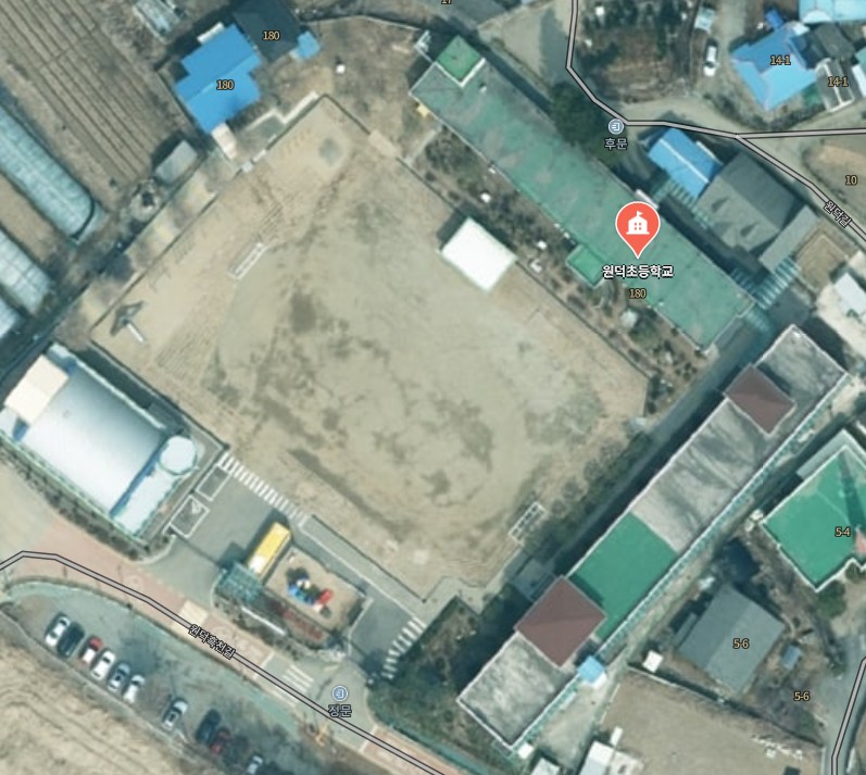 원덕초등학교 체육관