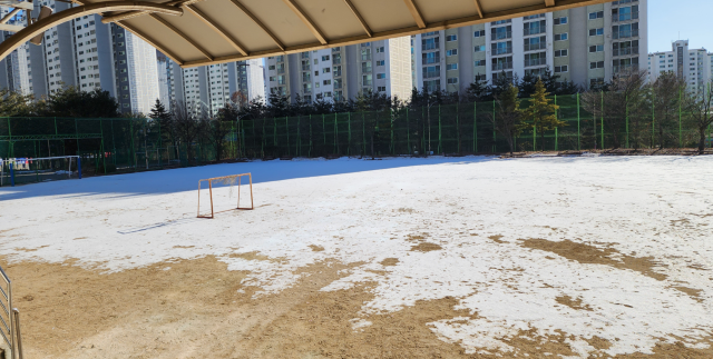 동백중학교 운동장 1
