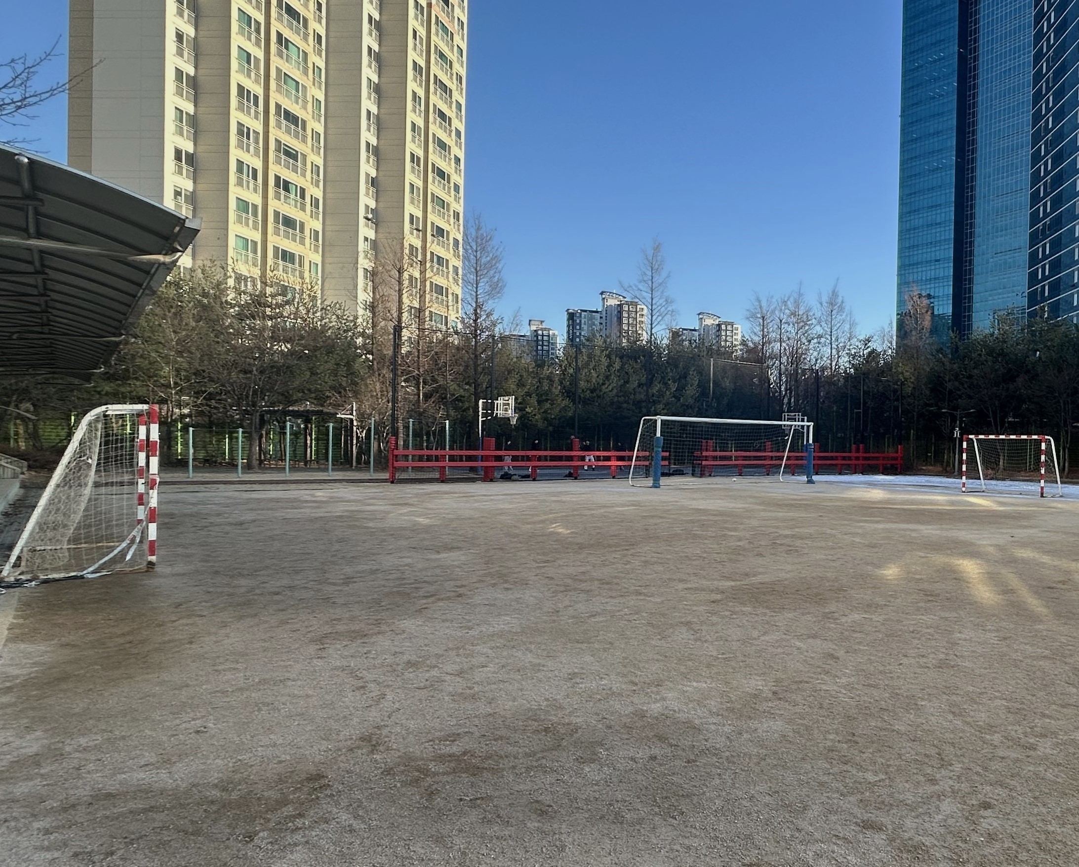흥덕중학교운동장 1