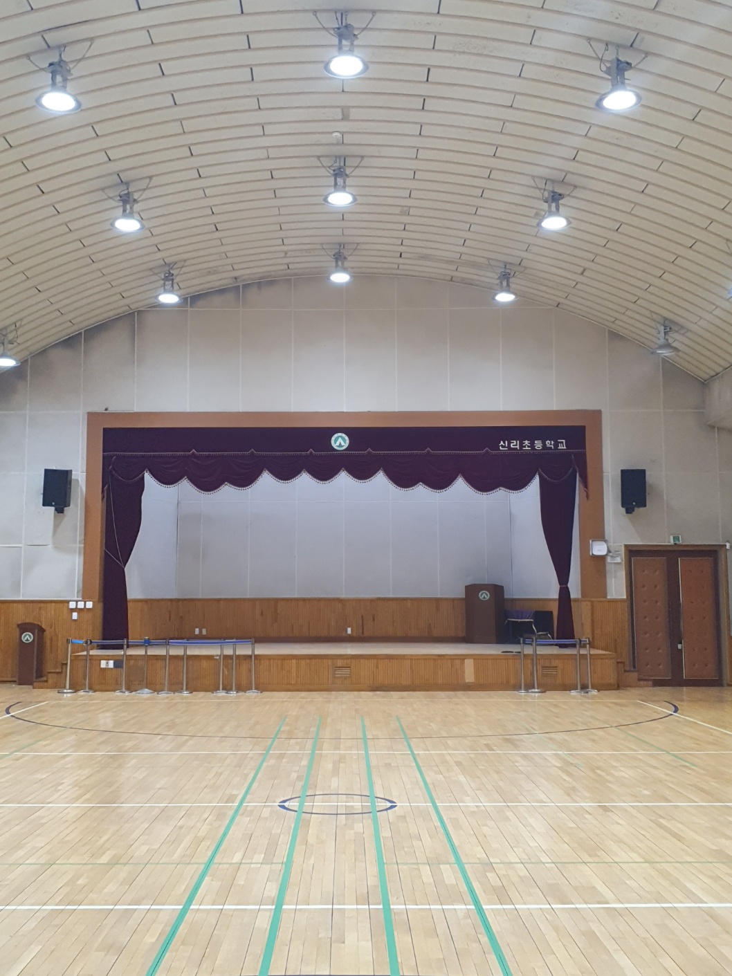 신리초등학교 다목적강당 1