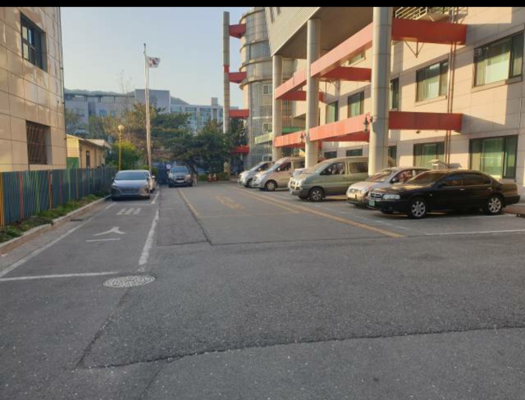 군포시장애인종합복지관 본관앞