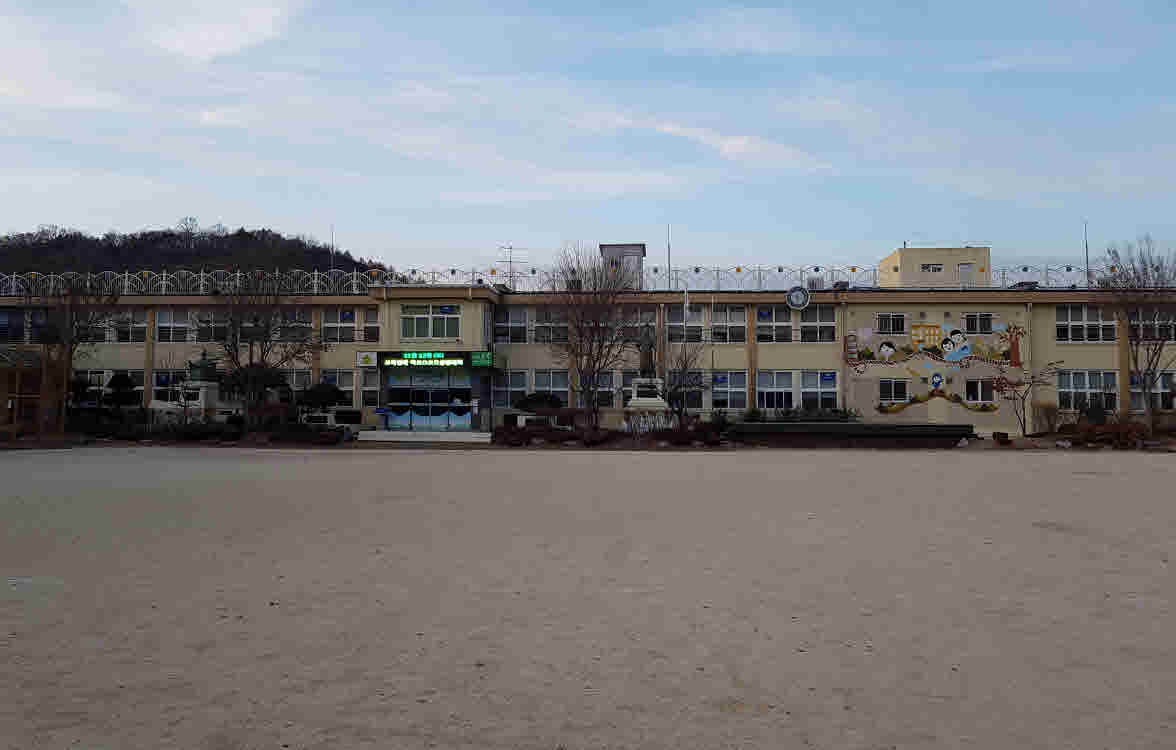 옥천초등학교 운동장 1