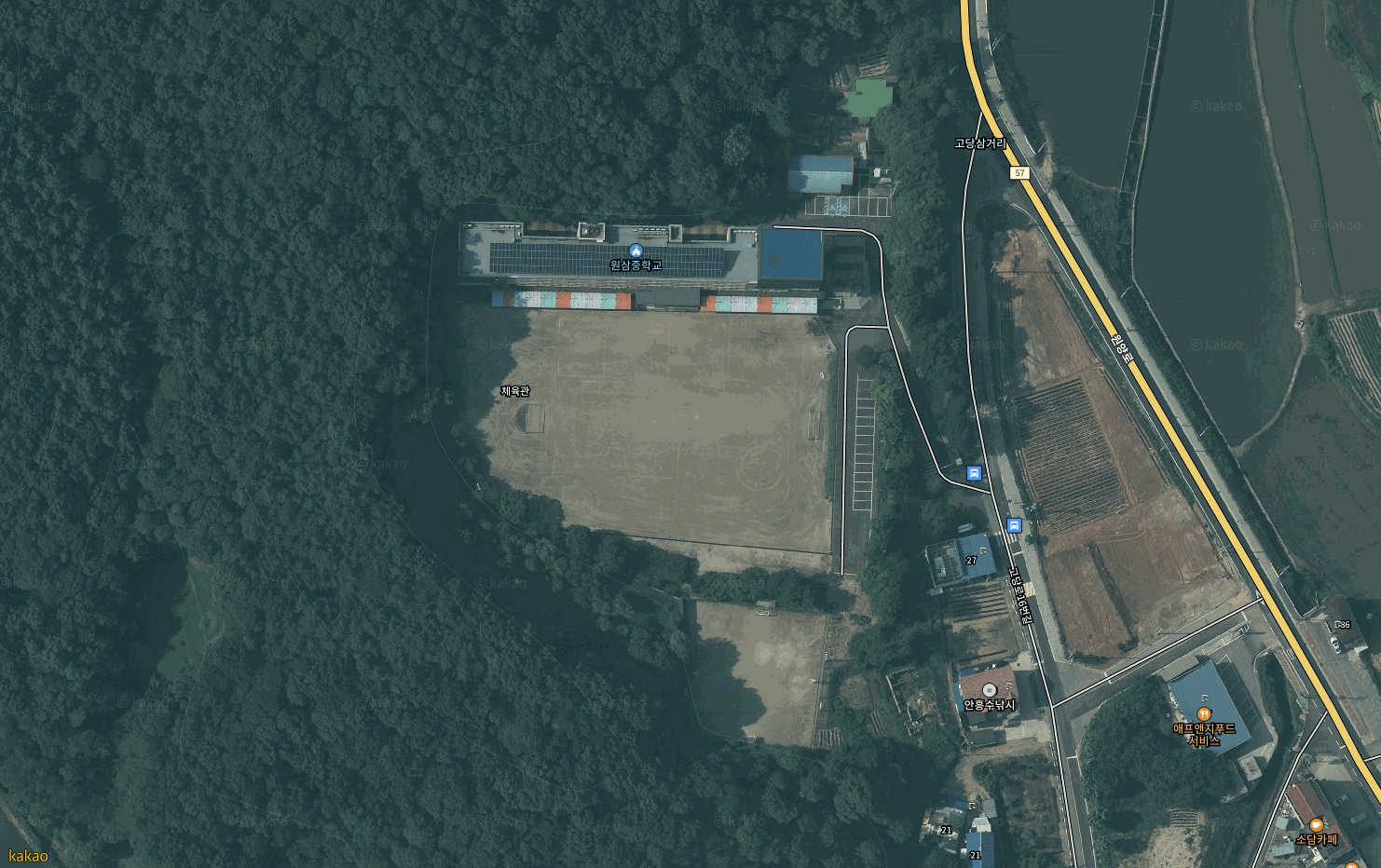 원삼중학교 운동장 1