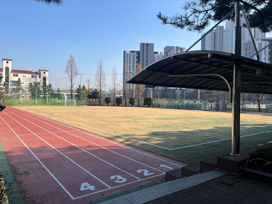 용인성산초등학교 운동장 1
