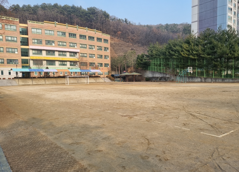 신일초등학교 운동장 1