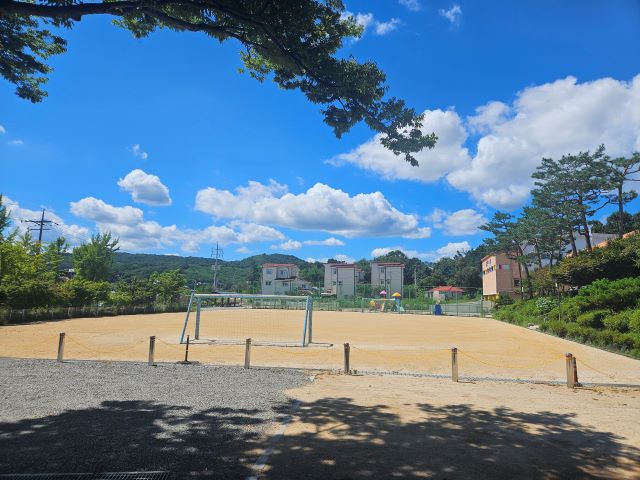 두창초등학교 운동장 1