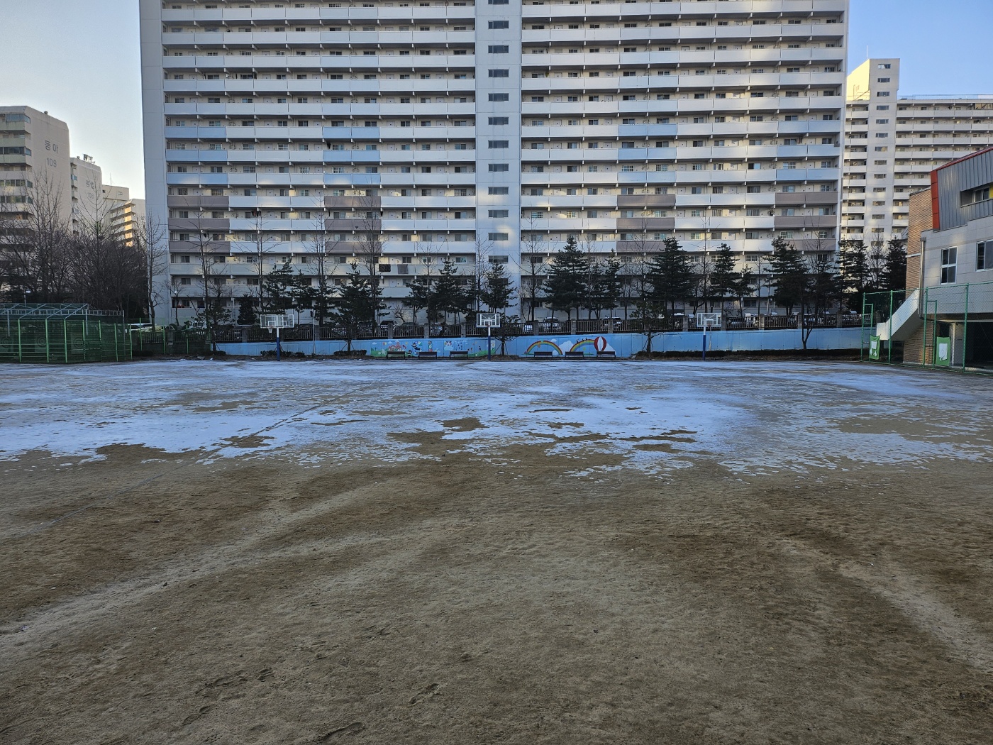 수지중학교 운동장 1
