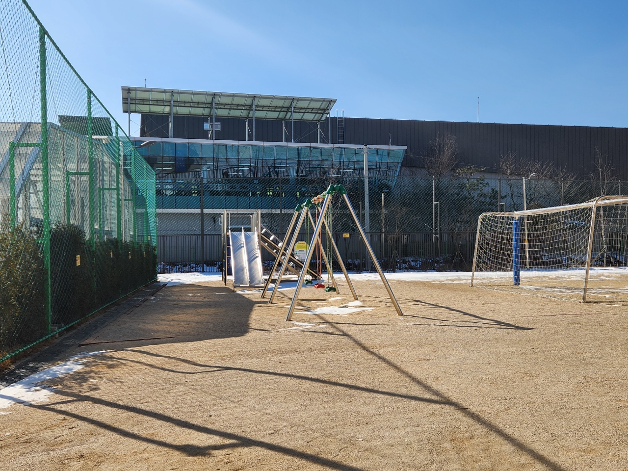 포담초등학교 운동장 1