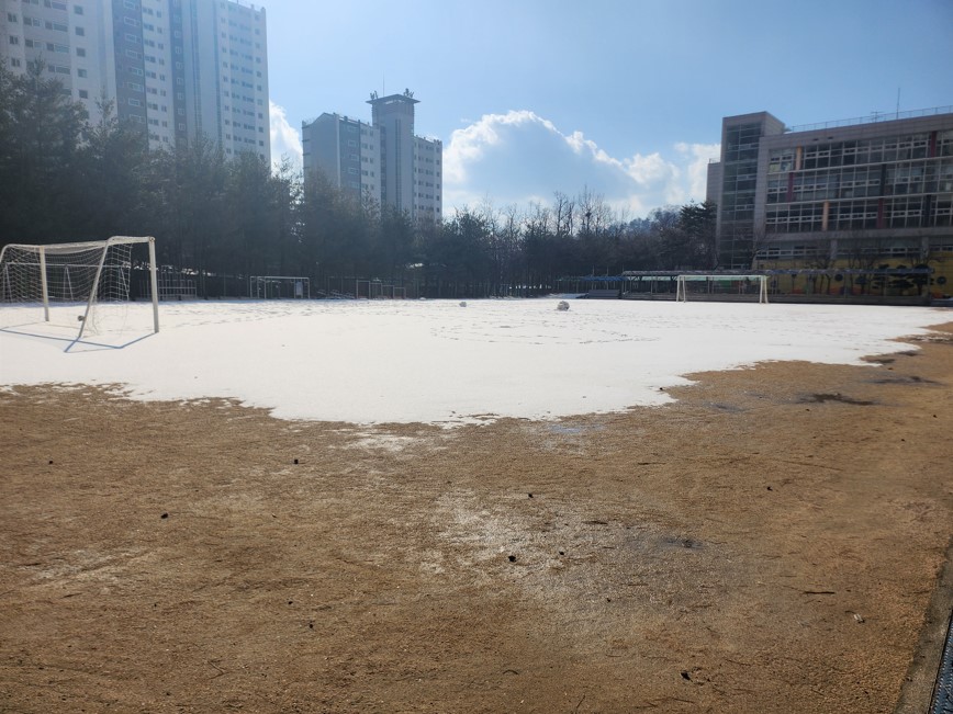 석현초등학교 운동장 3