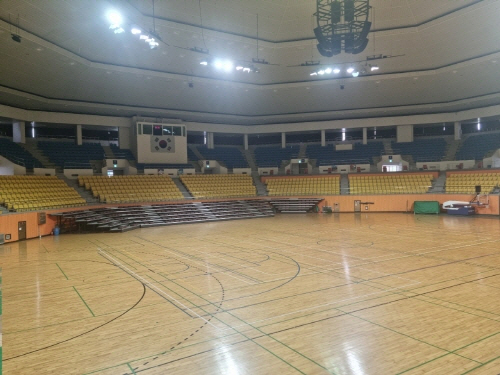 실내체육관