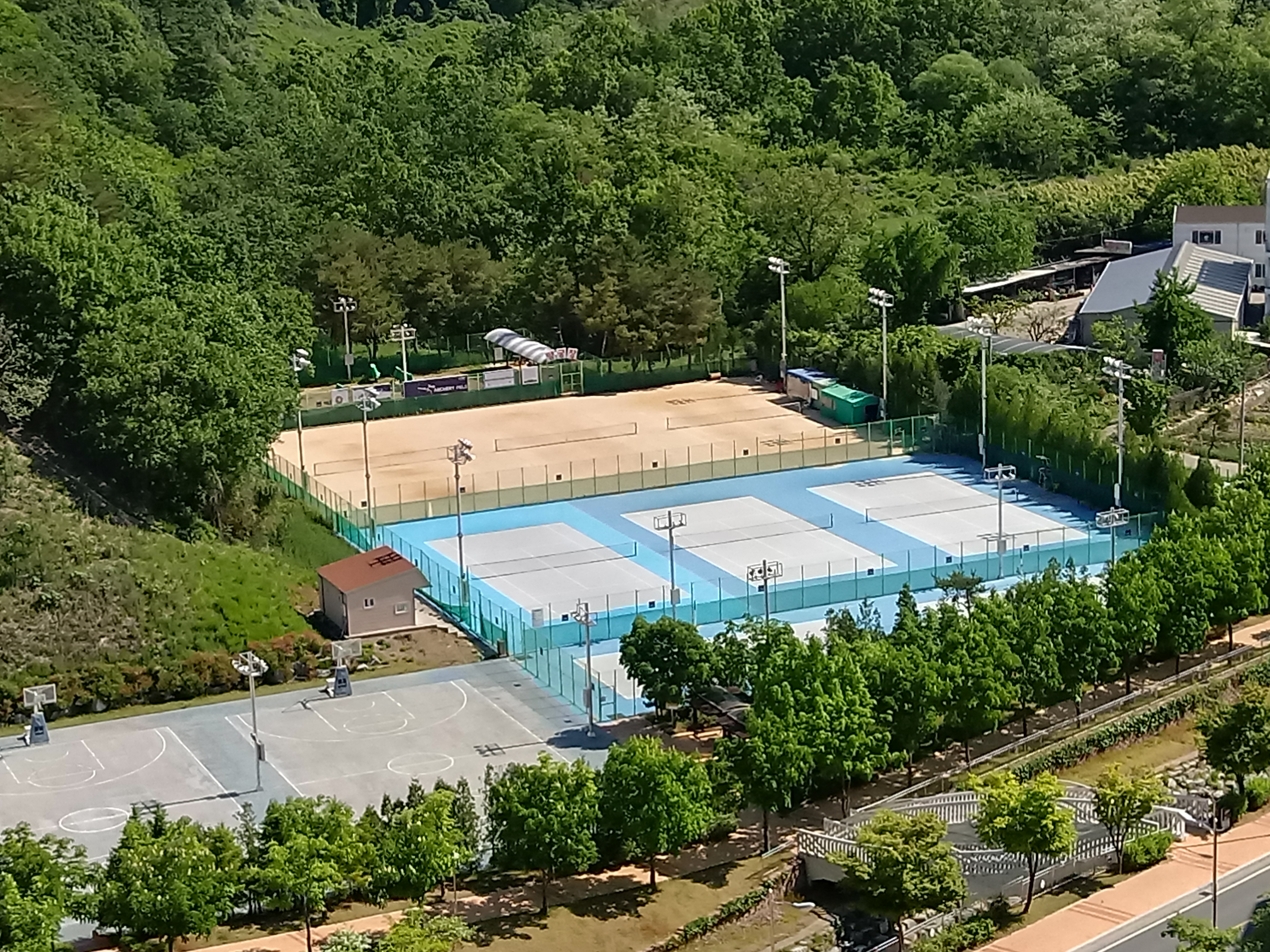울산과학기술원 야외 테니스장 1
