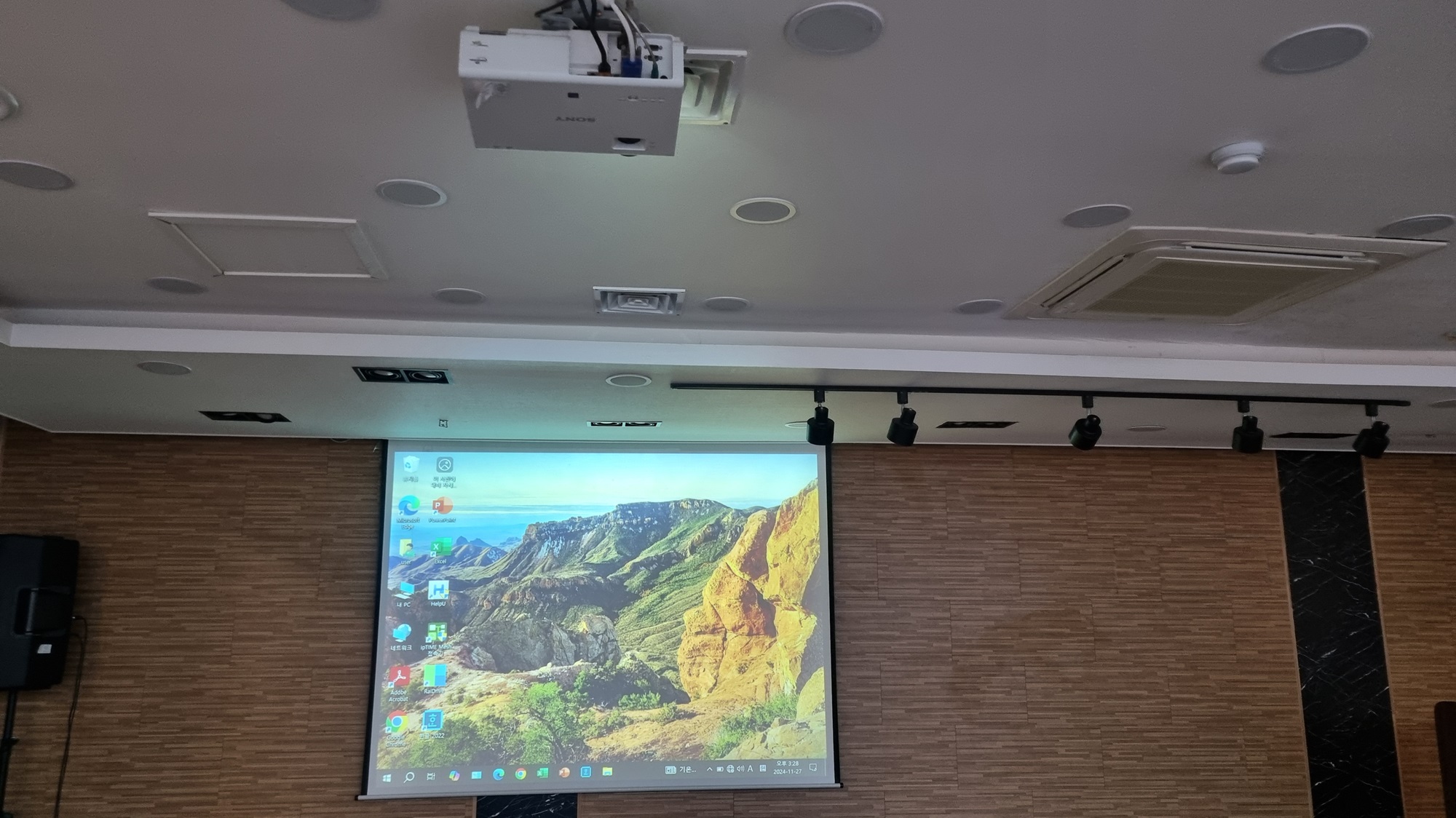 상인종합사회복지관 지하(나눔홀) 1