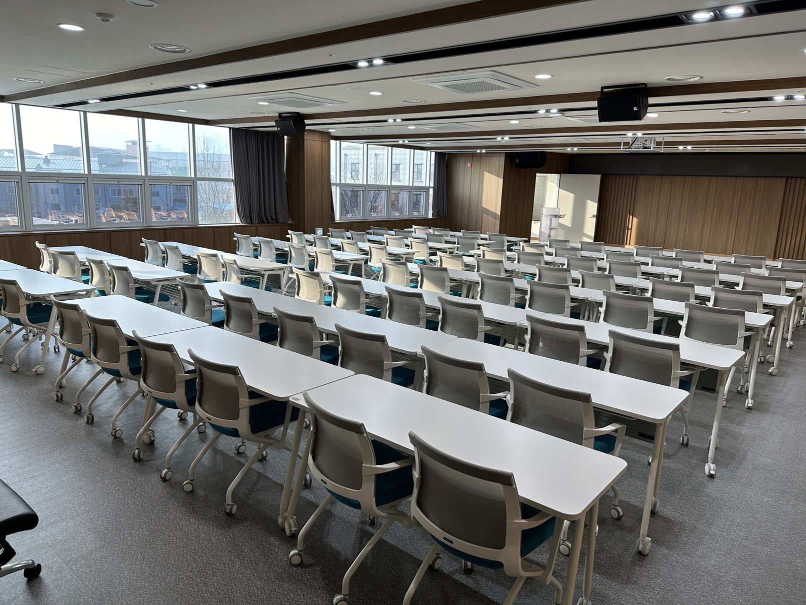 충남사회적경제혁신타운 대회의실