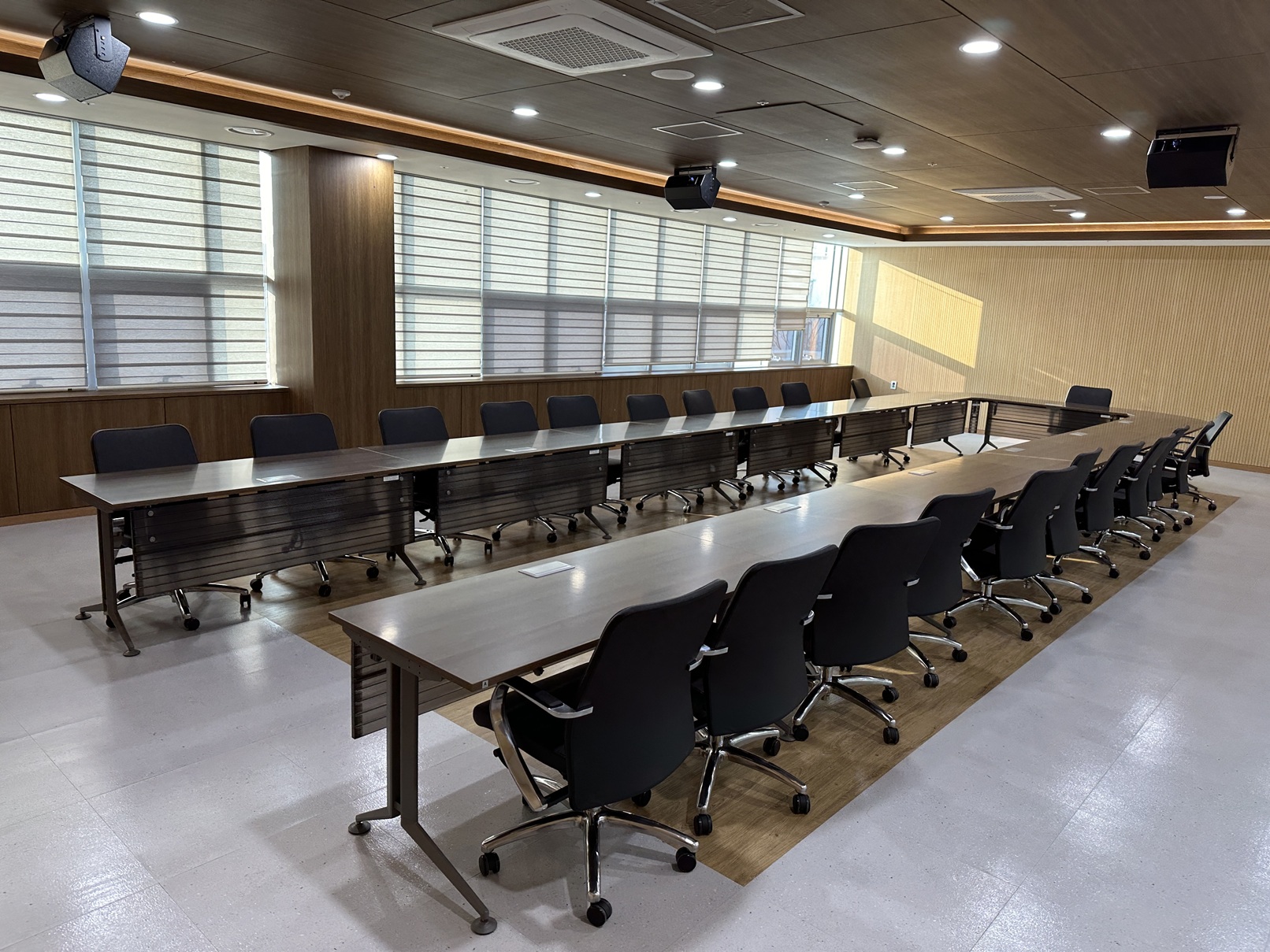 충남사회적경제혁신타운 중회의실