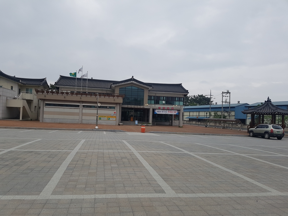청통면민복지회관 본관앞,뒤