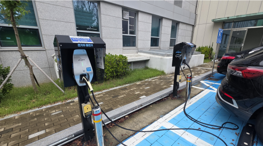 한국폴리텍대학 진주캠퍼스 전기차충전소 2