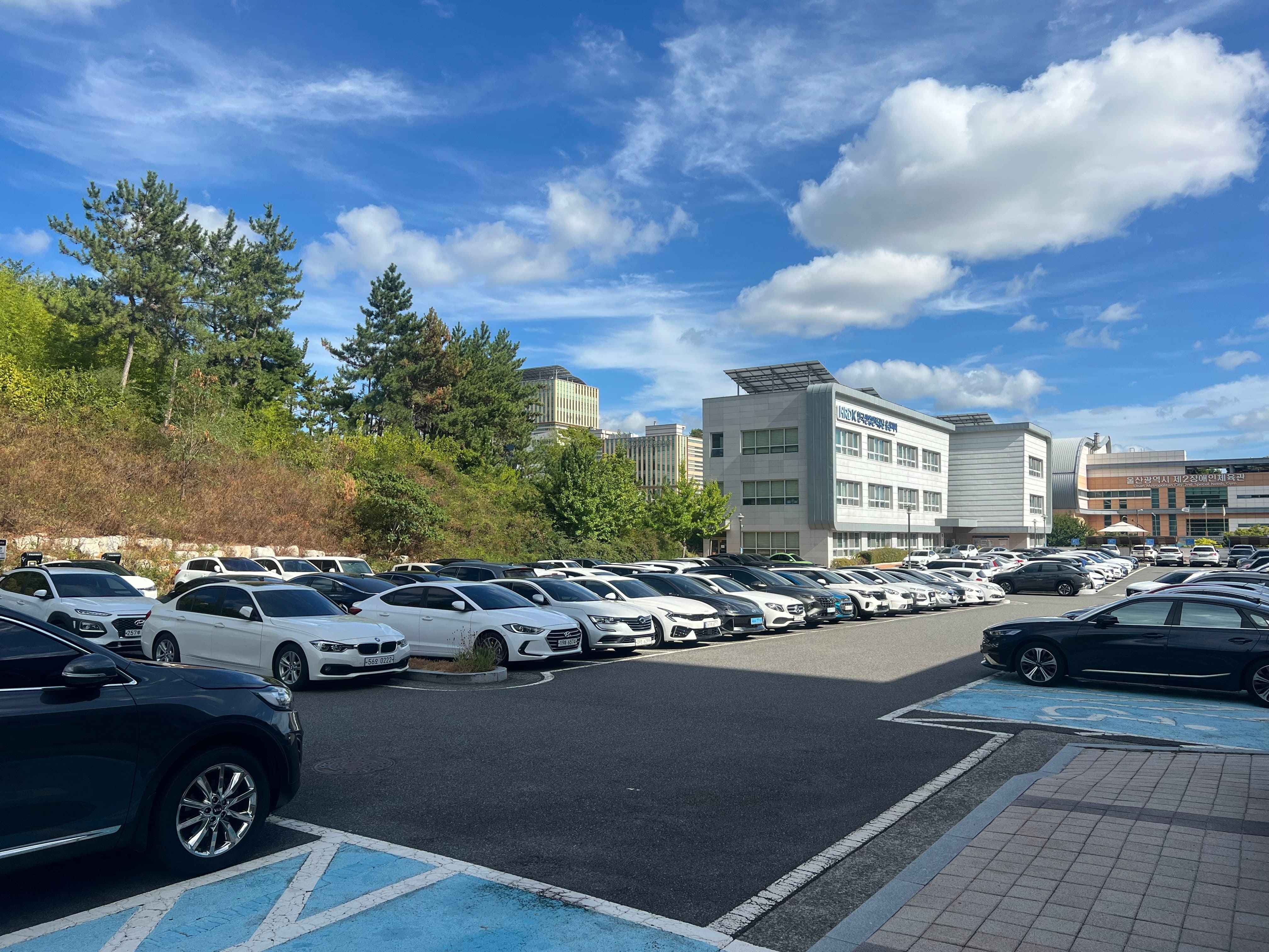 한국산업인력공단 본부 주차장 2
