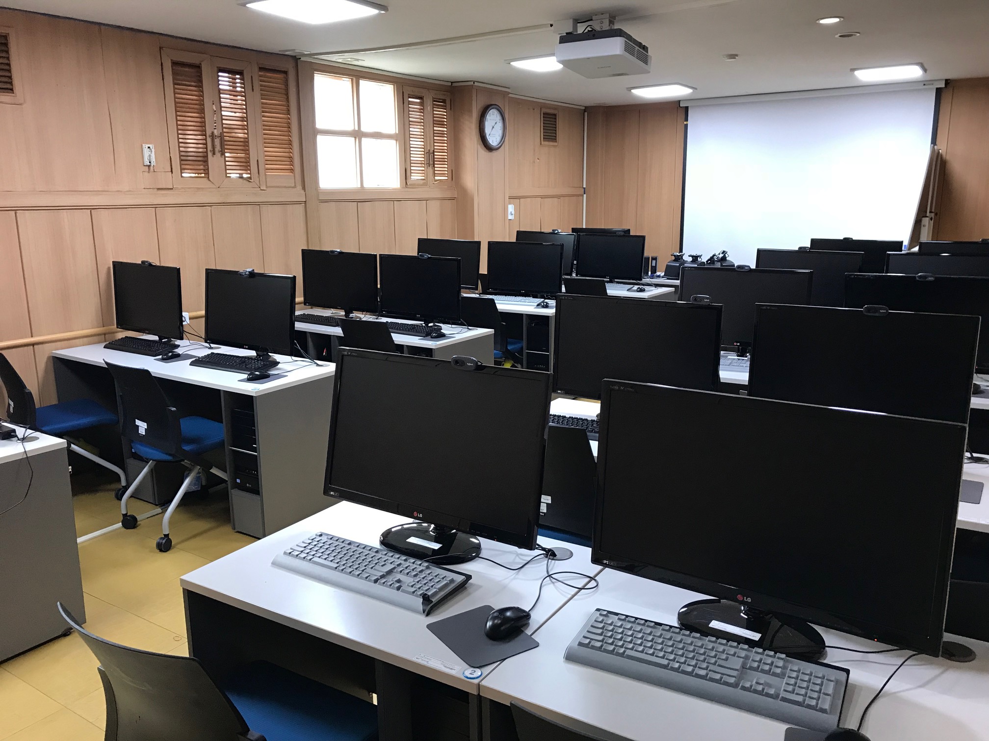 강원시청자미디어센터_도시미 디지털교육실 1