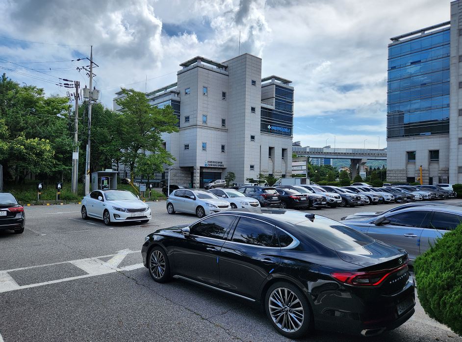 안전보건공단 인천광역본부 주차장