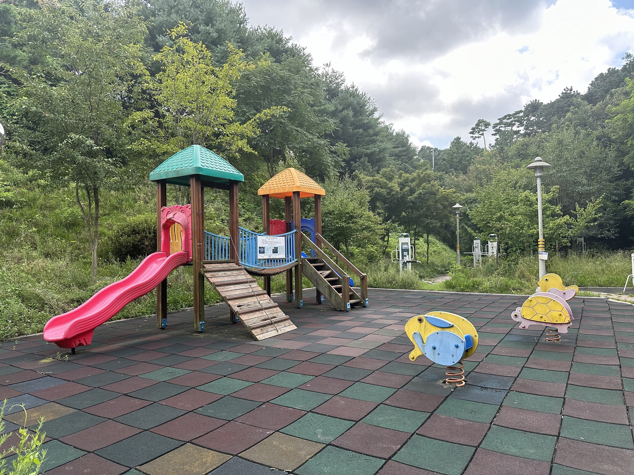 [충남중부권지사]공주수도운영센터 어린이 놀이시설 1