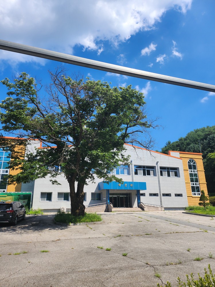 이동중학교 체육관 1