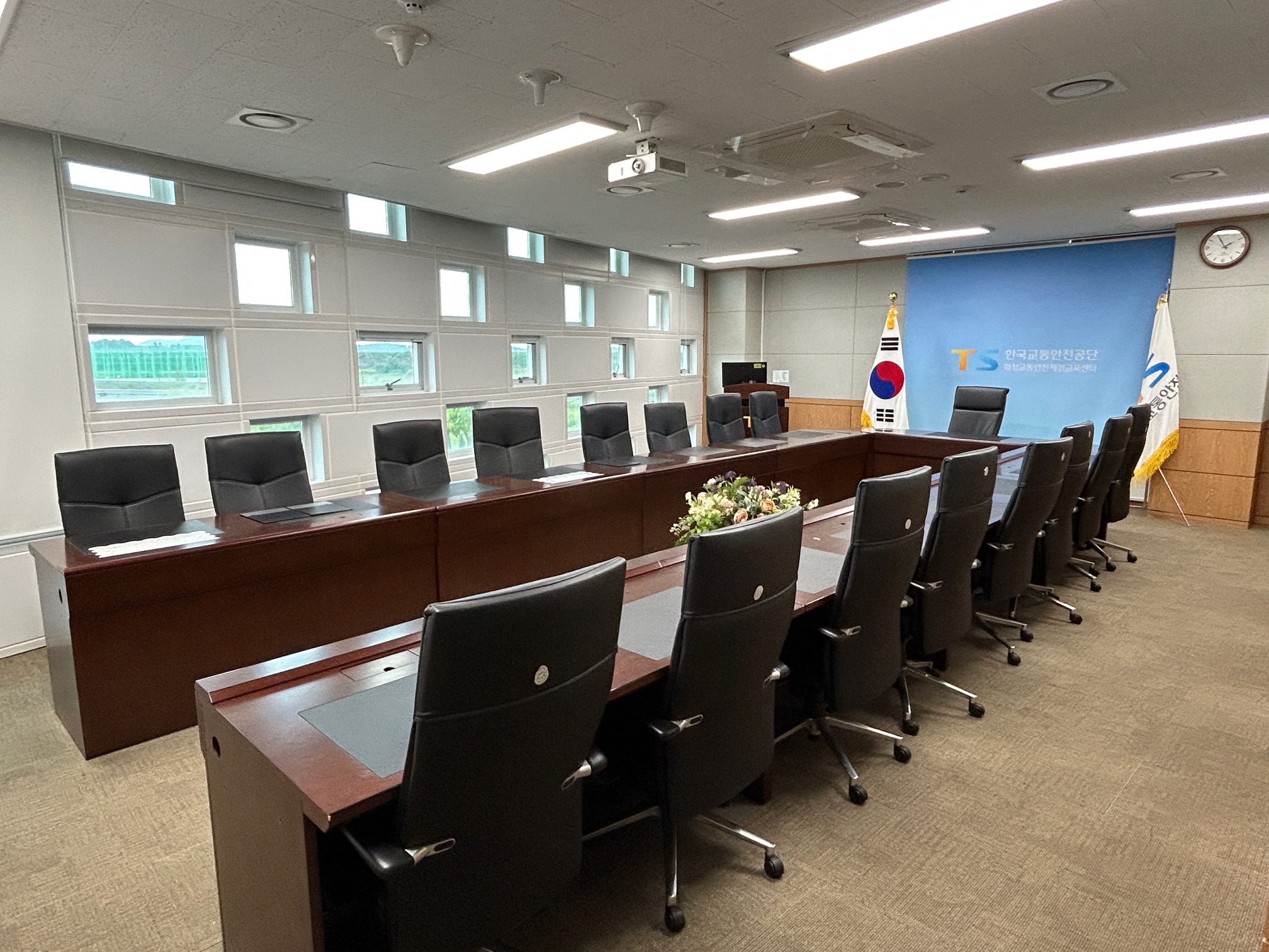 화성교통안전체험교육센터 2층 회의실 1